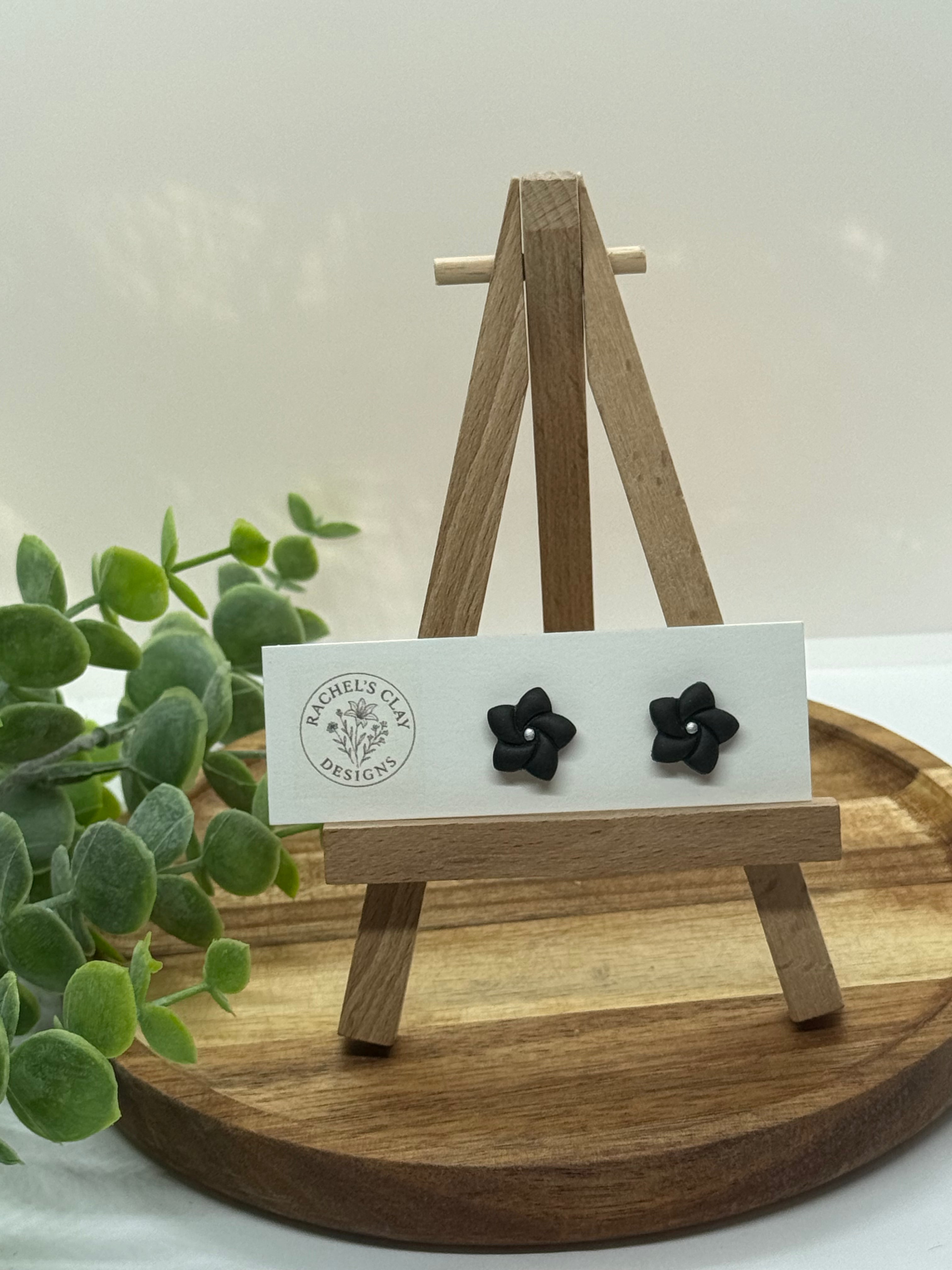 Kelsy Studs - Black